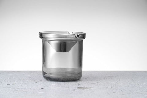 Aschenbecher mit Trichter