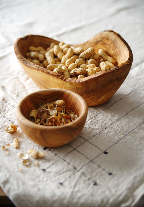 Dekorative Schale aus Olivenholz